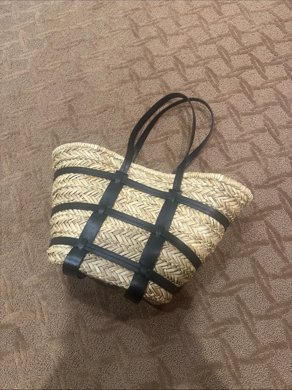 Large H&M Woven Straw Tote Beach Bag with Black Vegan Leather Trim - Picture 1 of 4